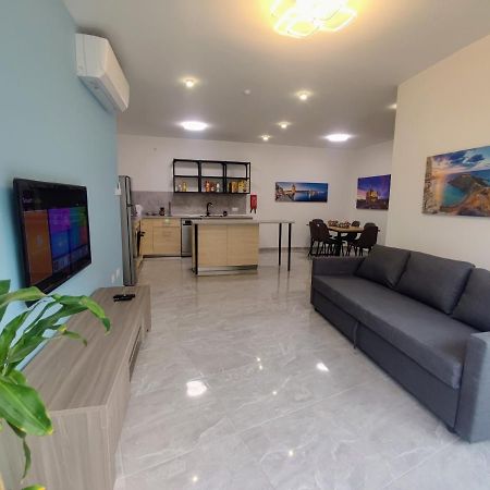 Deggies Apartments - Spacious, Modern Apartment! 나샤르 외부 사진