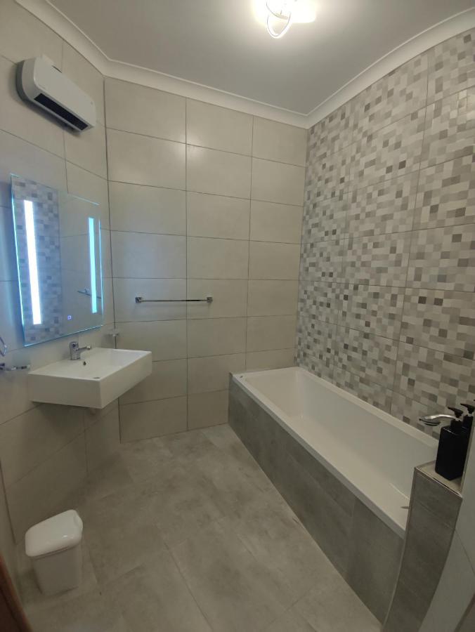 Deggies Apartments - Spacious, Modern Apartment! 나샤르 외부 사진