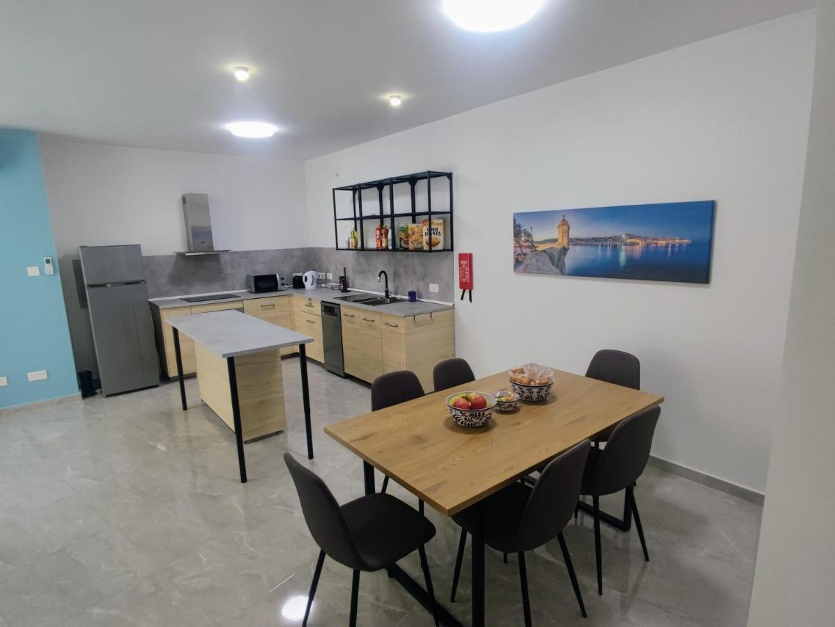 Deggies Apartments - Spacious, Modern Apartment! 나샤르 외부 사진