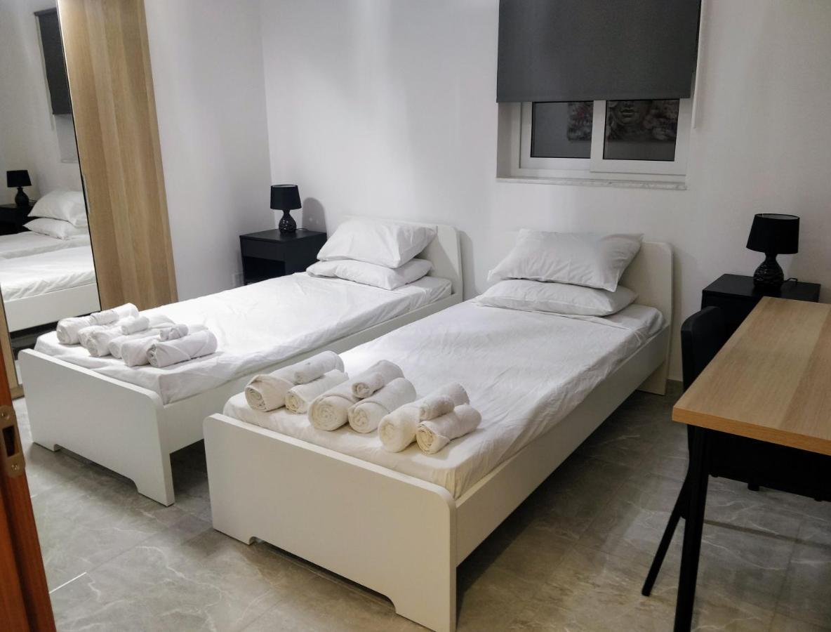 Deggies Apartments - Spacious, Modern Apartment! 나샤르 외부 사진